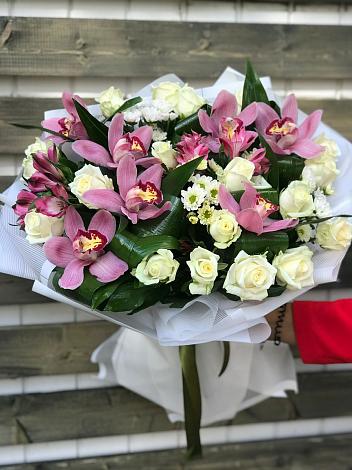 Букет цветов из: Розы и Хризантемы в Косяково
