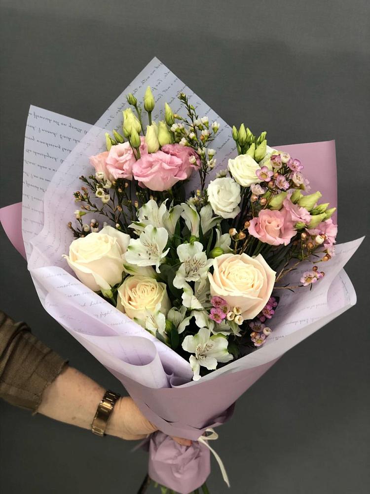 Букет цветов из: Альстромерии, Розы и Лизиантусы в Косяково