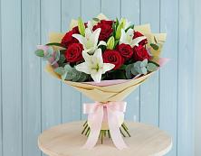 Букет цветов из:  Лилии и Розы в Косяково