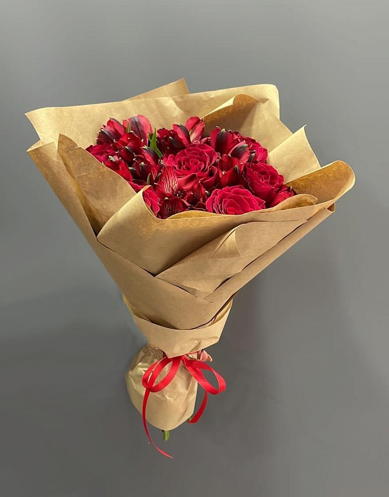 Букет цветов из: Альстромерии и Розы в Косяково