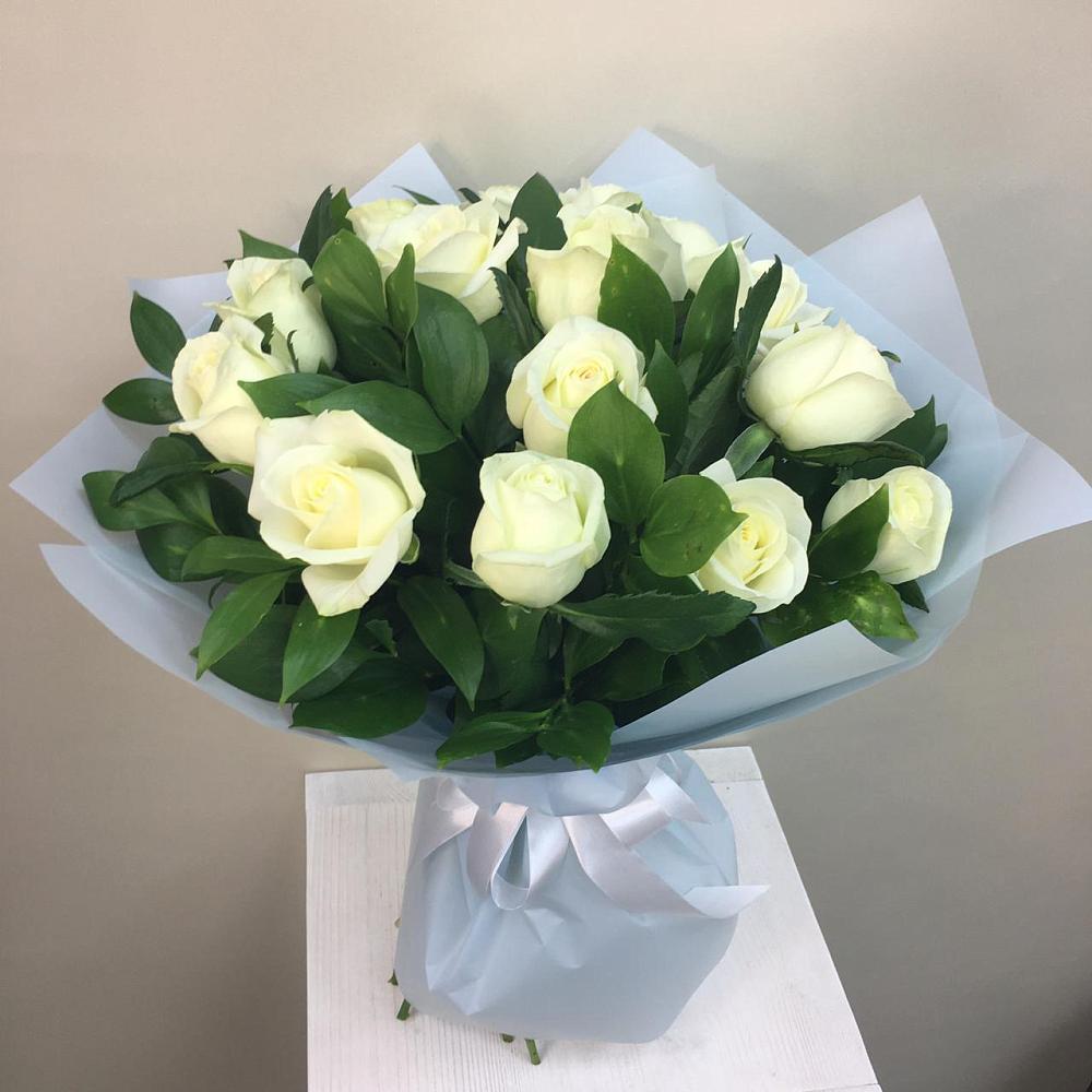 Букет 15 Белых роз Проуд в Косяково