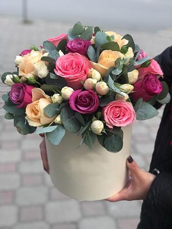 Цветочная композиция из Розы в шляпной коробке в Косяково