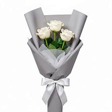 Букет 3 белые розы в Косяково