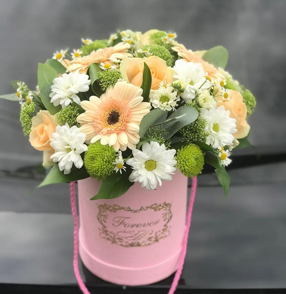 Цветочная композиция из Розы, Герберы и Хризантемы в шляпной коробке в Косяково